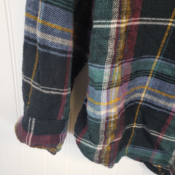 American Eagle Outfitters Tops - American Eagle Boyfriend Fit Plaid Top